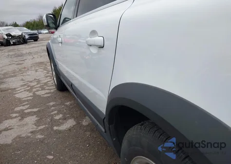 2012 Volvo Xc70 3.2/3.2 Platinum/3.2 Premier/3.2 Premier Plus z USA, uszkodzony, nr VIN YV4952BZ1C1129568